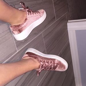Velvet shoes